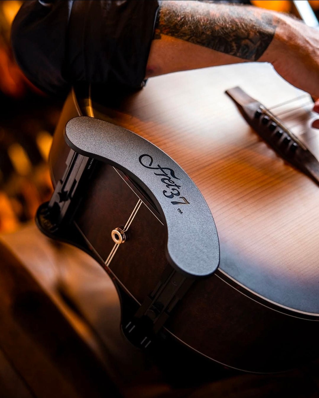 Fret37 Acoustic S1 attached while playing